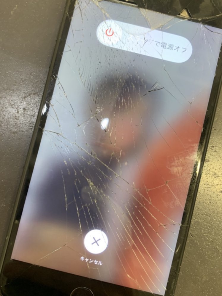 iPhone7画面修理前