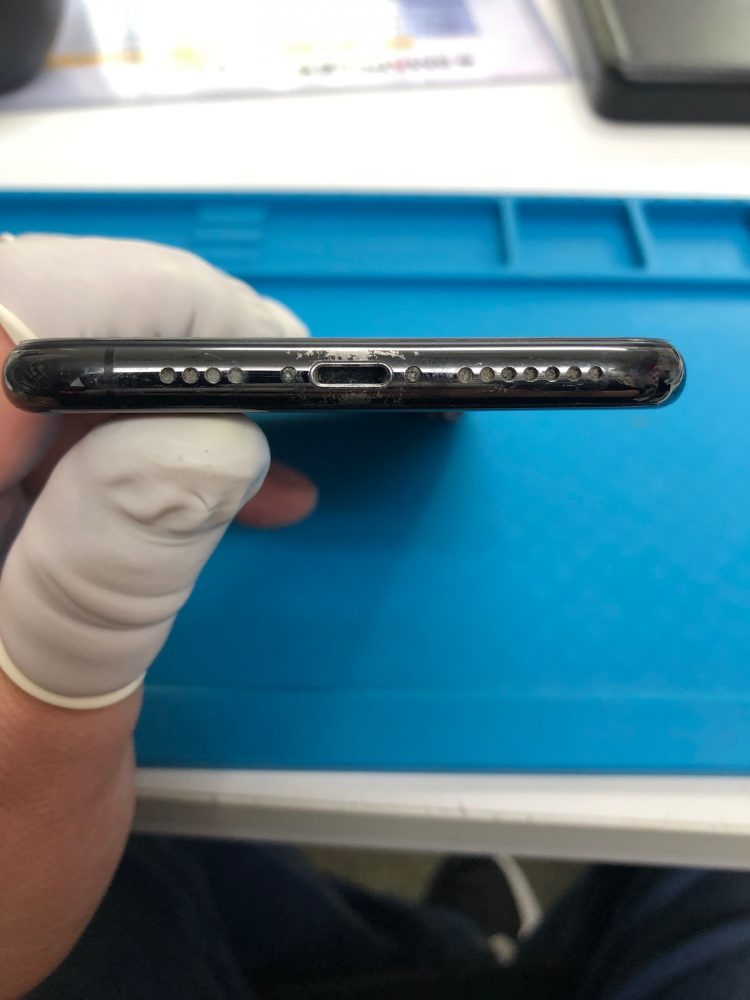 iPhoneXSMAX 画面割れ　修理　札幌